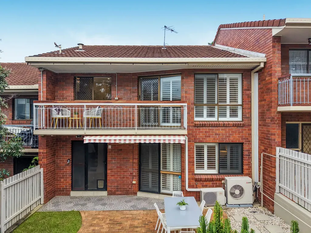 Wavell Heights 3部屋 Private Townhouse Retreat with Courtyard Living