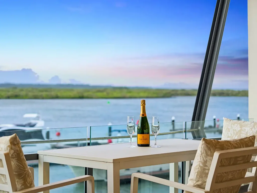 Paradise Point 3 Bedroom Waterfront Luxury, Breathtaking Views and an Enviable Lifestyle!