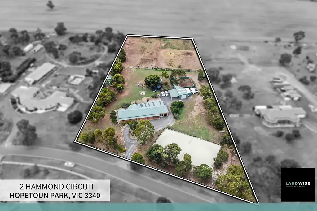 Hopetoun Park 4Kwarto Modern Family Oasis with Extensive Shedding & Equestrian Facilities in Hopetoun Park