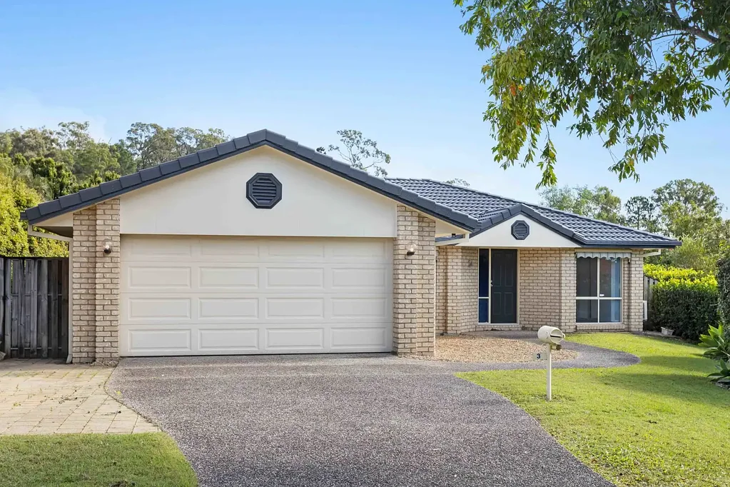 3 Kanton Place, Pacific Pines, QLD 4211