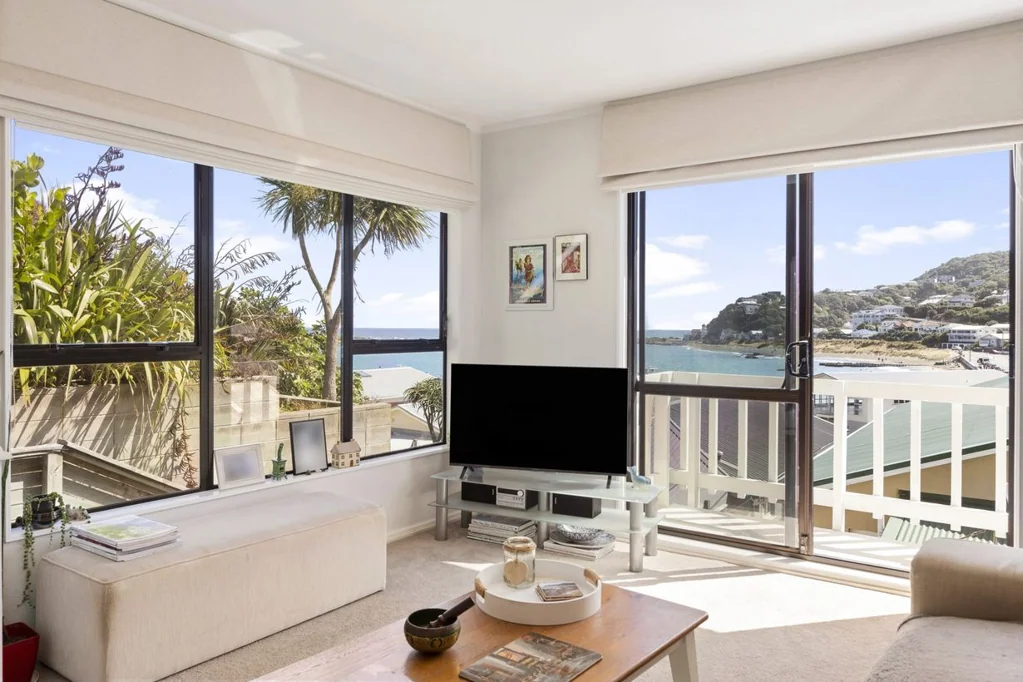 Island Bay 2Kwarto Entry-Level Buying, Front Row Views
