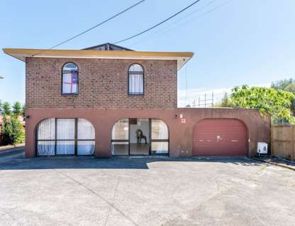 30 Royal Road, Massey, Waitakere City, Auckland, 4房, 1浴, 独立屋