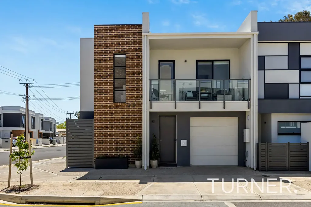 Modern Townhouse with Large Balcony & Lifestyle Location