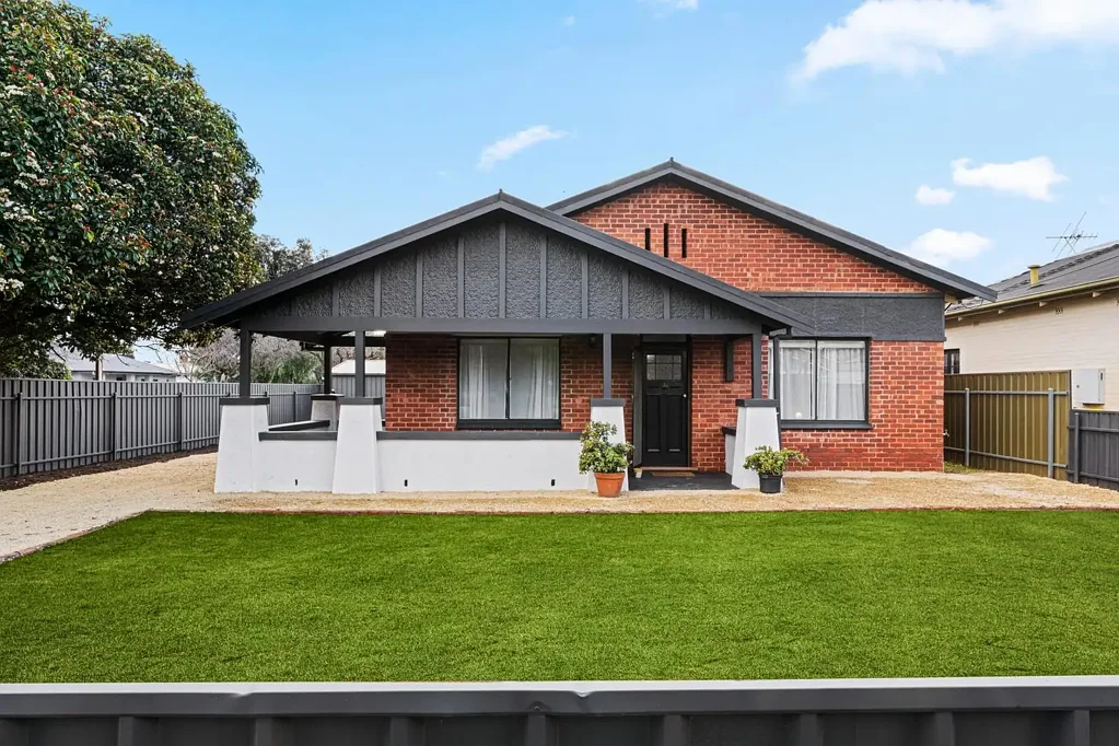 Colonel Light Gardens 3Habitaciones Timeless Bungalow Charm, Corner Position & North-Facing Garden