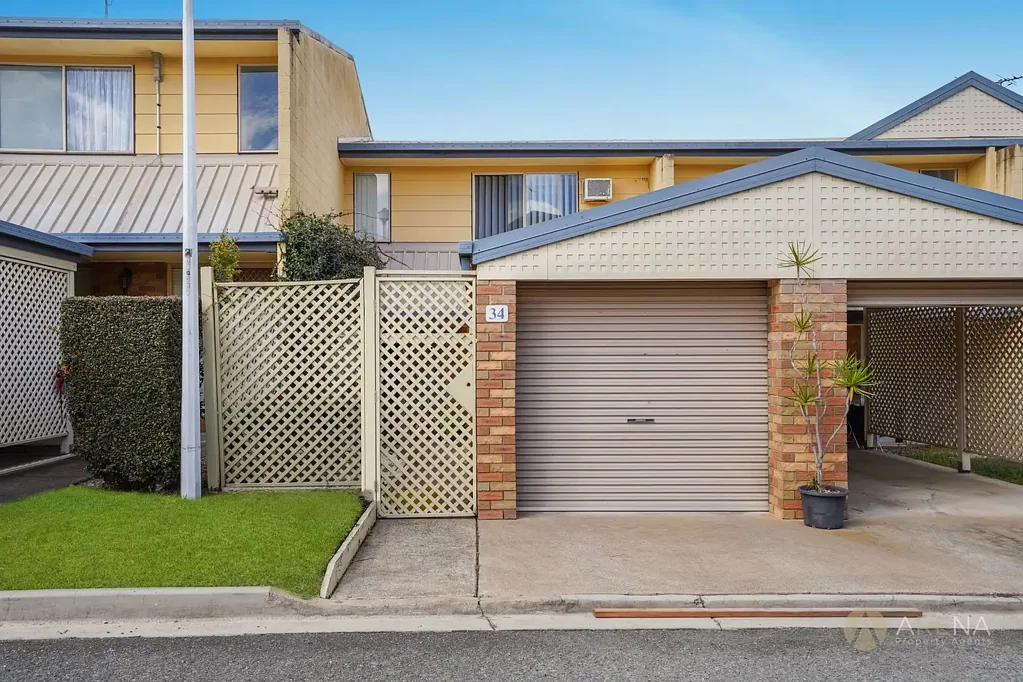 Springwood 2Kwarto Prime Central Springwood Living with Enormous Multi-Purpose Room!