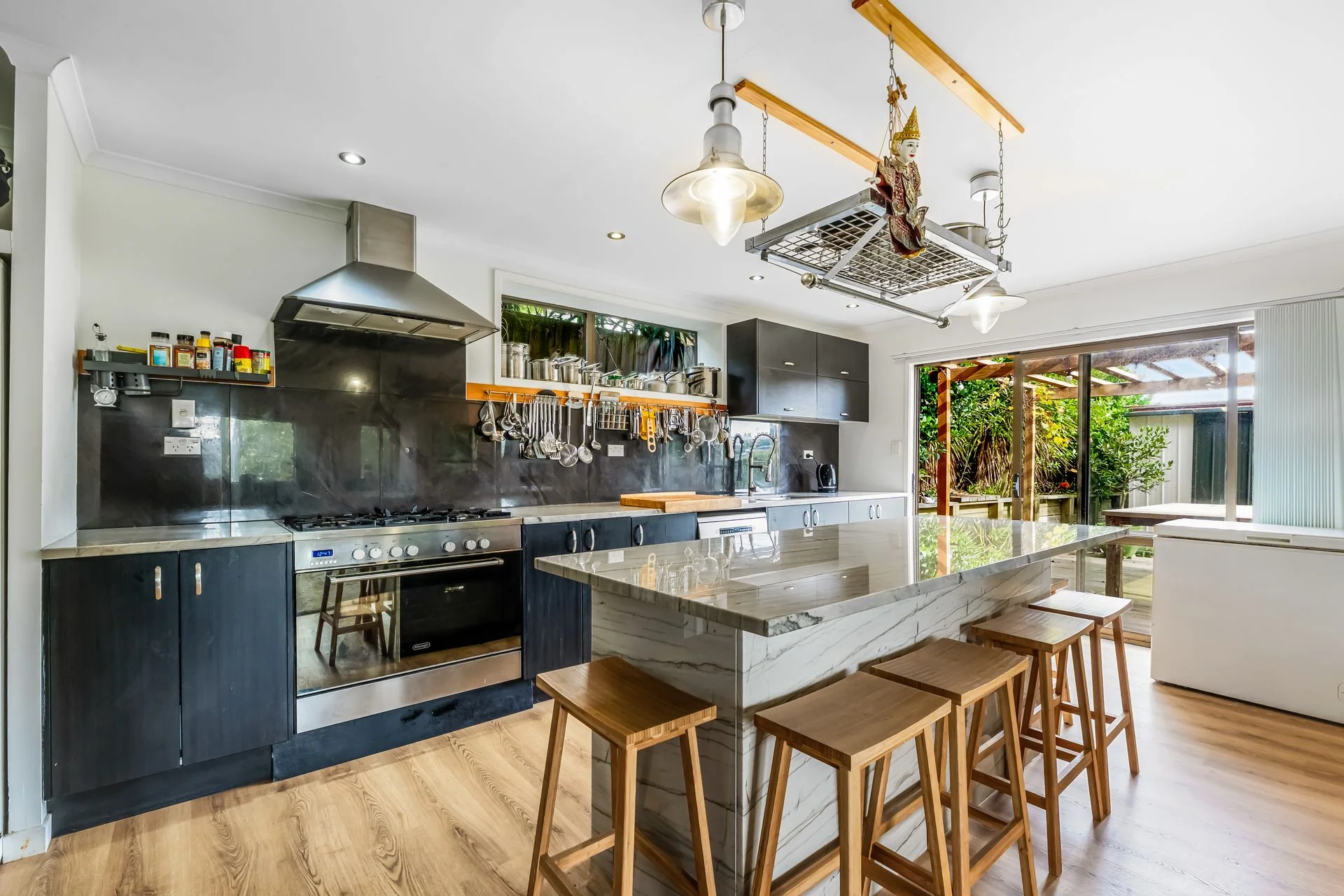 Browns Bay 4房  COASTAL LIVING, AN EASY STROLL TO THE BEACH!