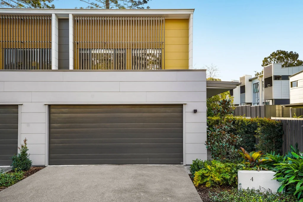 Albany Creek 4房 专属Riverfront综合体内的空间、私密与奢华 Space, Privacy & Luxury Within the Exclusive Riverfront Complex