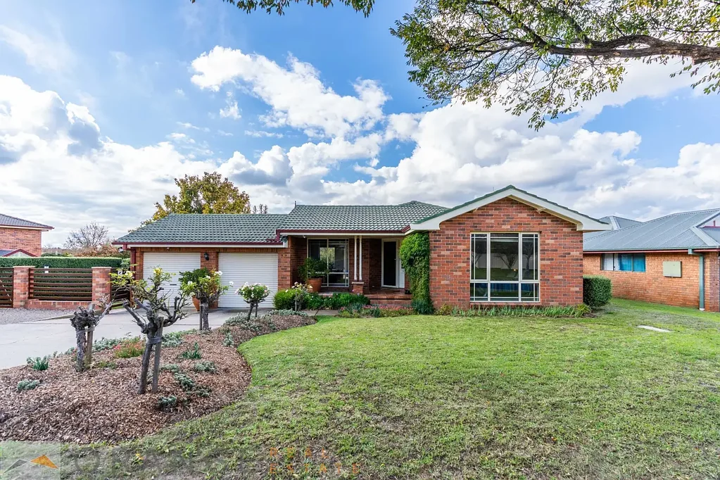 Orange 3 Bedroom Immaculate Family Home