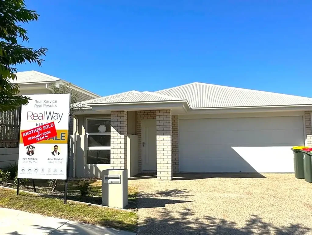 8 Ivanhoe Street, Spring Mountain, QLD 4300