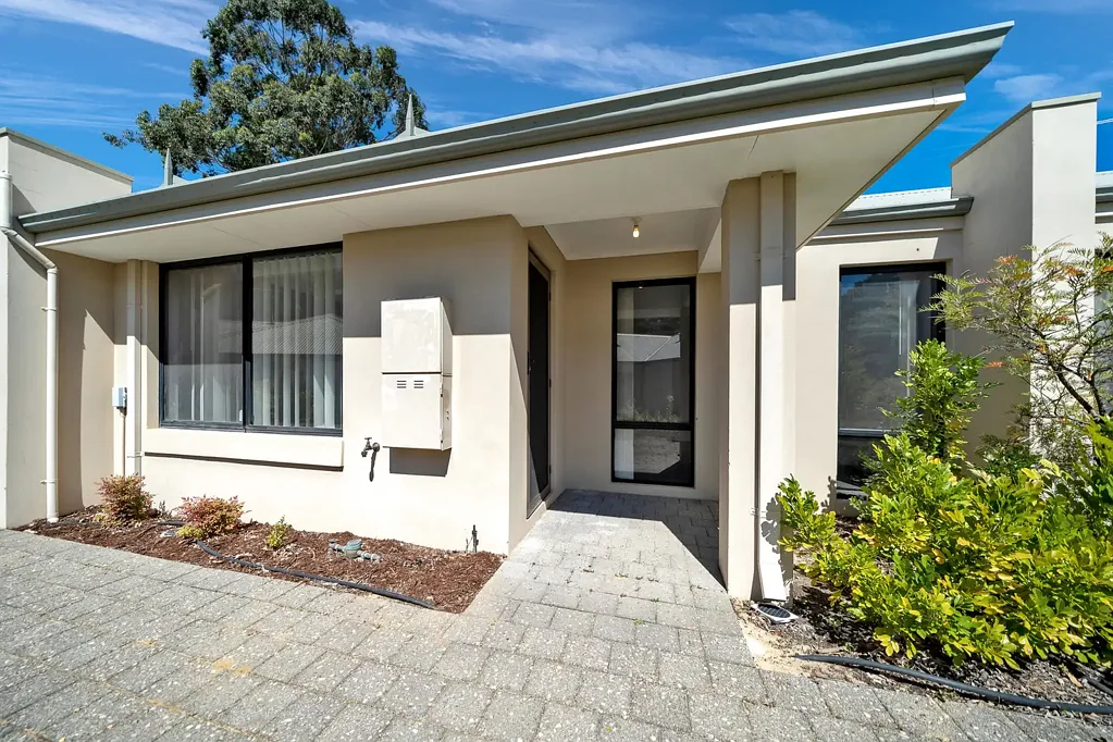 Forrestfield 1 Slaapkamer CONVENIENCE AT ITS BEST!!