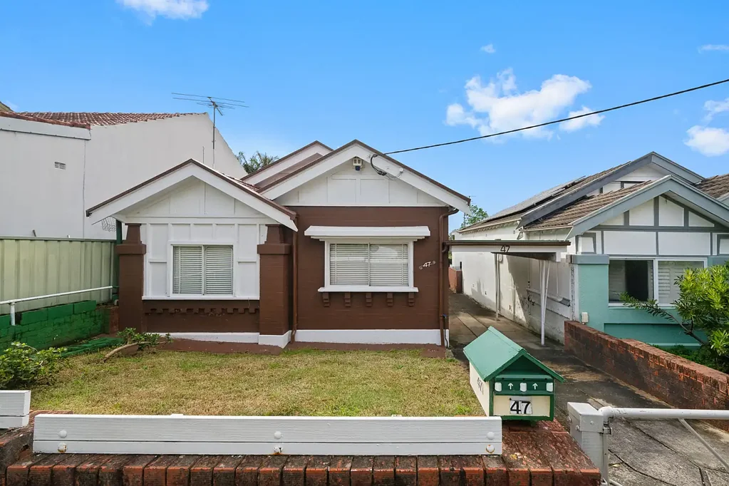 Marrickville 3બેડરૂમ COMPLETELY ORIGINAL PERIOD RESIDENCE RIPE FOR IMPROVEMENT