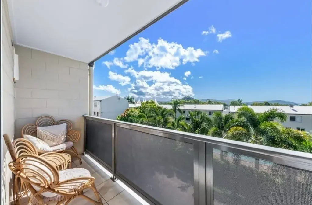 Cannonvale 2房  Furnished 2-Bedroom Unit - Steps to the Shopping Centre