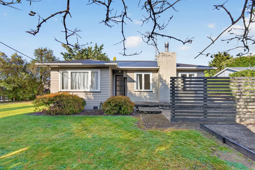 Masterton 2कमरा Smart Start, New Roof, Top Spot - BEO $469,000