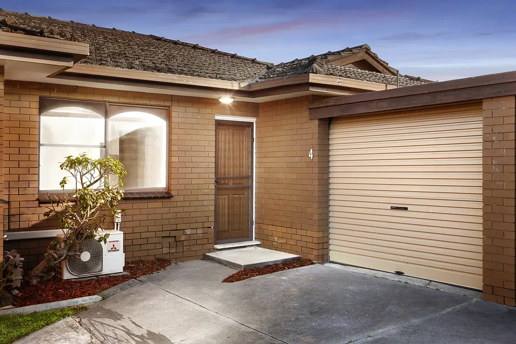 Pascoe Vale 2 Bedroom Updated Villa with Spacious Courtyard & Strathmore Zoning