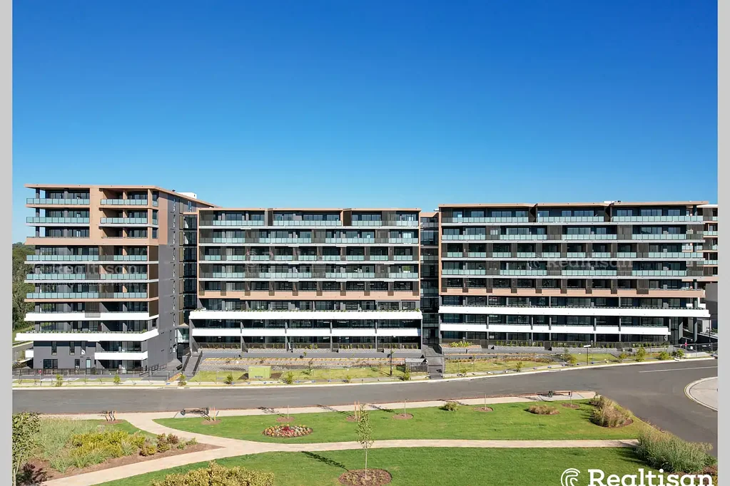 Rouse Hill 2chambre Rare Top-Level Parkfront Apartment | Breathtaking 180° Park Panorama | Sunlit North-Facing Bedrooms & Living