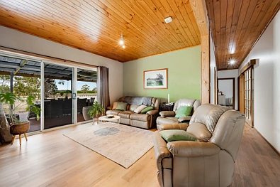 1242 Old Comaum Rd, Coonawarra, SA 5263, 6 rūma, 2 rūma horoi, Lifestyle Property