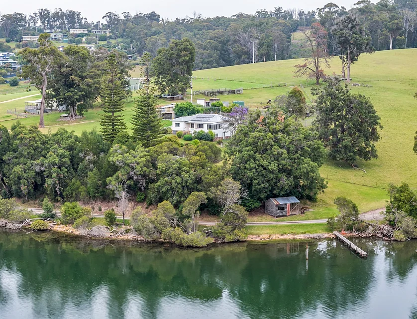 329 Lakeside Drive, Mallacoota, Bairnsdale (North Gippsland), 4房, 1浴, House