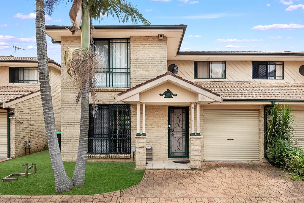 6/8 Redfern Road, Minto, NSW 2566