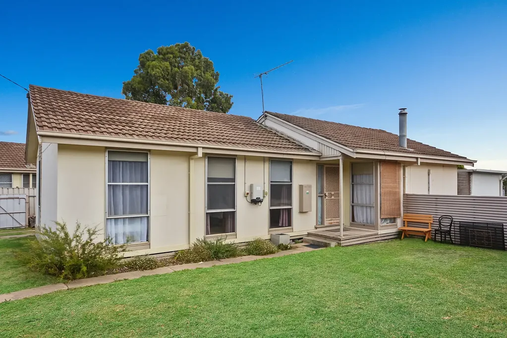 Neat Three Bedroom Including a Gardener