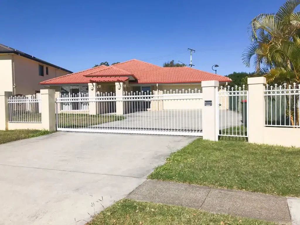 Spacious and Modern Family Home in The Avenue Sunnybank Hills