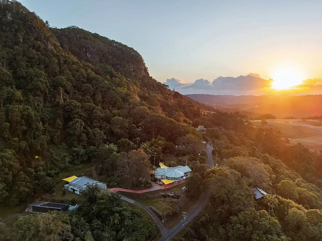 Currumbin Valley 7房  Once In A Generation Opportunity - Multiple Dwellings - Massive Shed On A Lifestyle Block