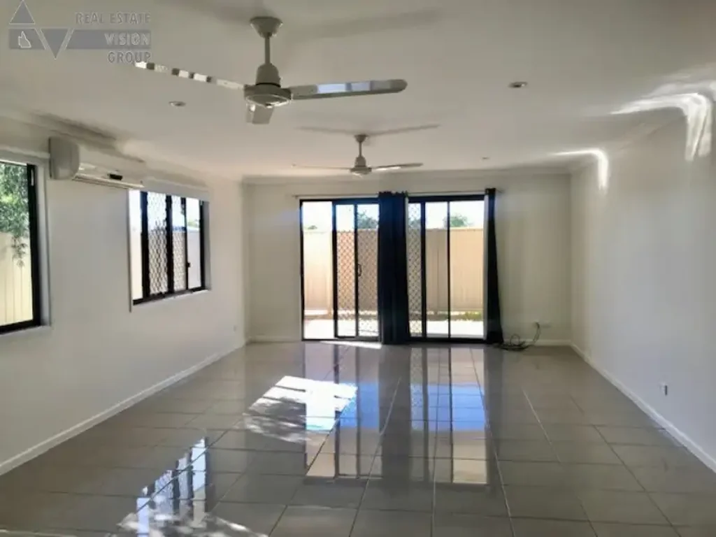 Unit 2/15 Whitney St, Emerald, QLD 4720