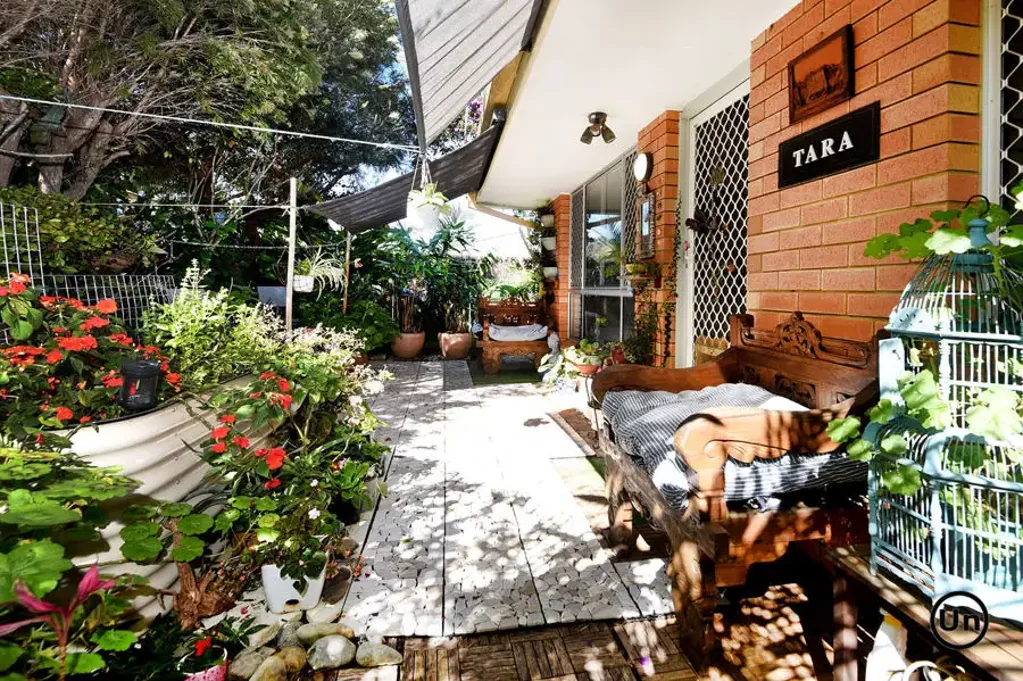 Coffs Harbour 2Kwarto A Spacious 2-Bedroom Haven with Versatility and Charm in Coffs Harbour