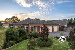 10 Lyrebird Avenue, Pakenham