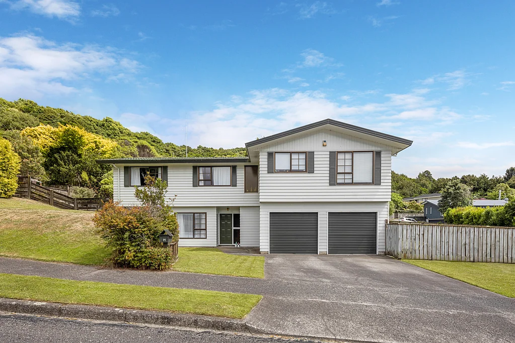 14 Brasenose Place, Tawa, Wellington