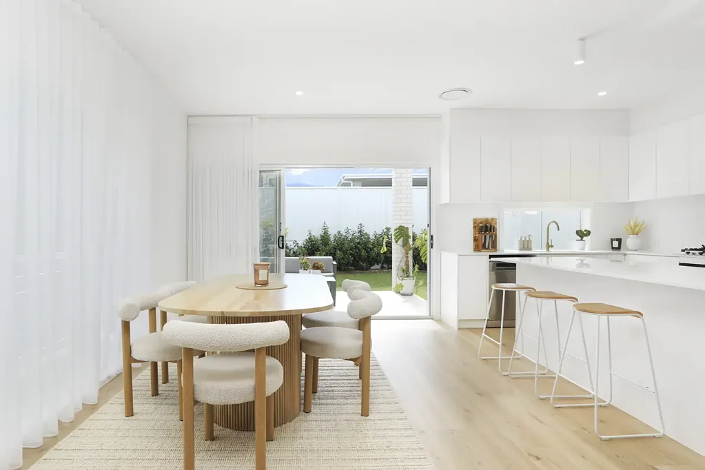 Horsley 4房  LIGHT-FILLED CONTEMPORARY LIVING