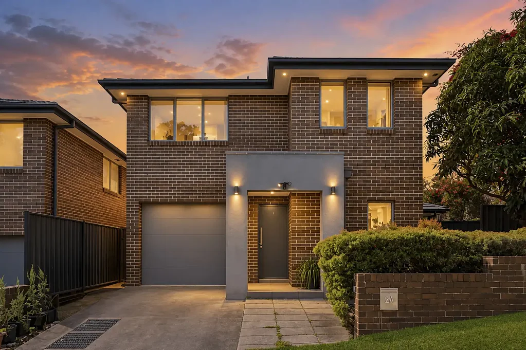 Dundas Valley 5कमरा Freestanding Family Home in a Cul-de-Sac Setting