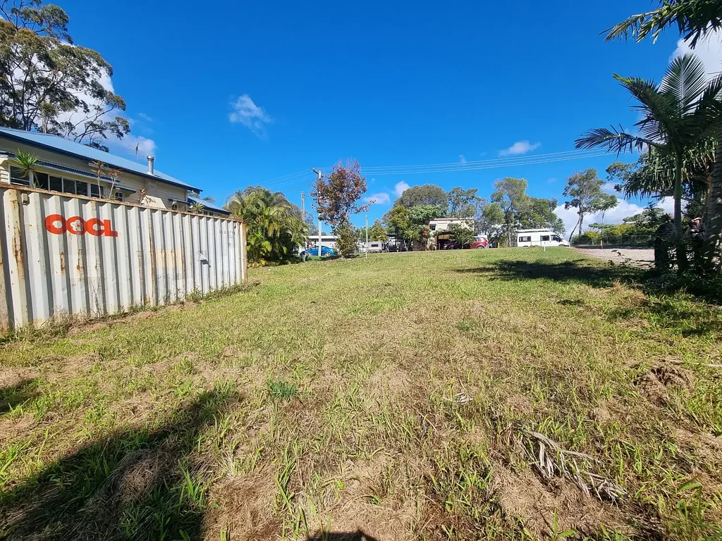 Macleay Island 令人惊叹的1012平方米已清理地块 - 电线杆 - 建筑规划 - 附赠集装箱 - 步行至渡轮 Stunning 1012m2 Cleared Block - Power Pole - Building Plans - Bonus Shipping Container- Walk to ferry
