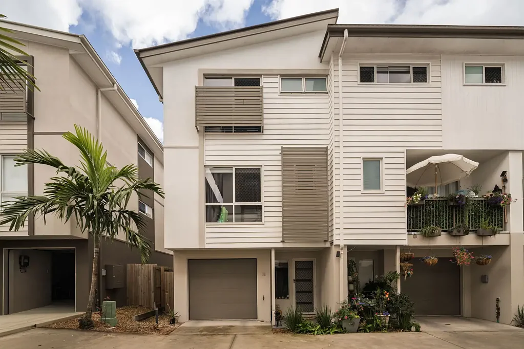 Narangba 3 Slaapkamer Modern, Spacious & Low-Maintenance Townhouse Living