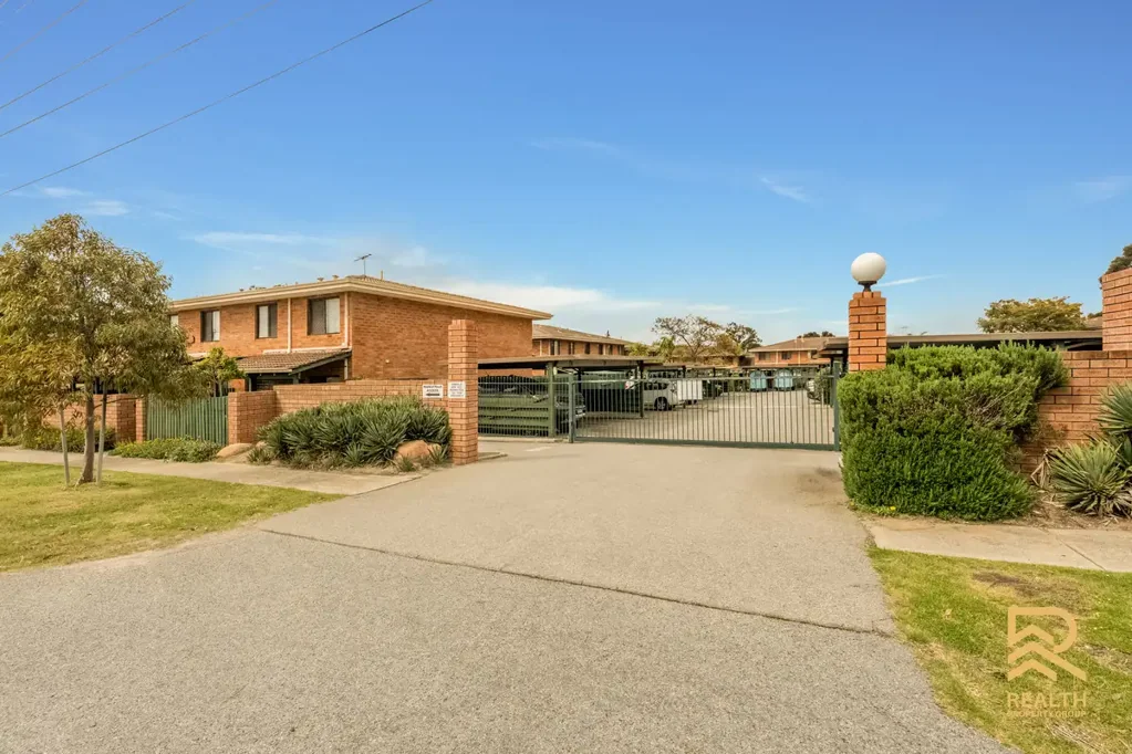 Yokine 2 Slaapkamer Freshly Painted Well Presented Residence in Prime Locale!