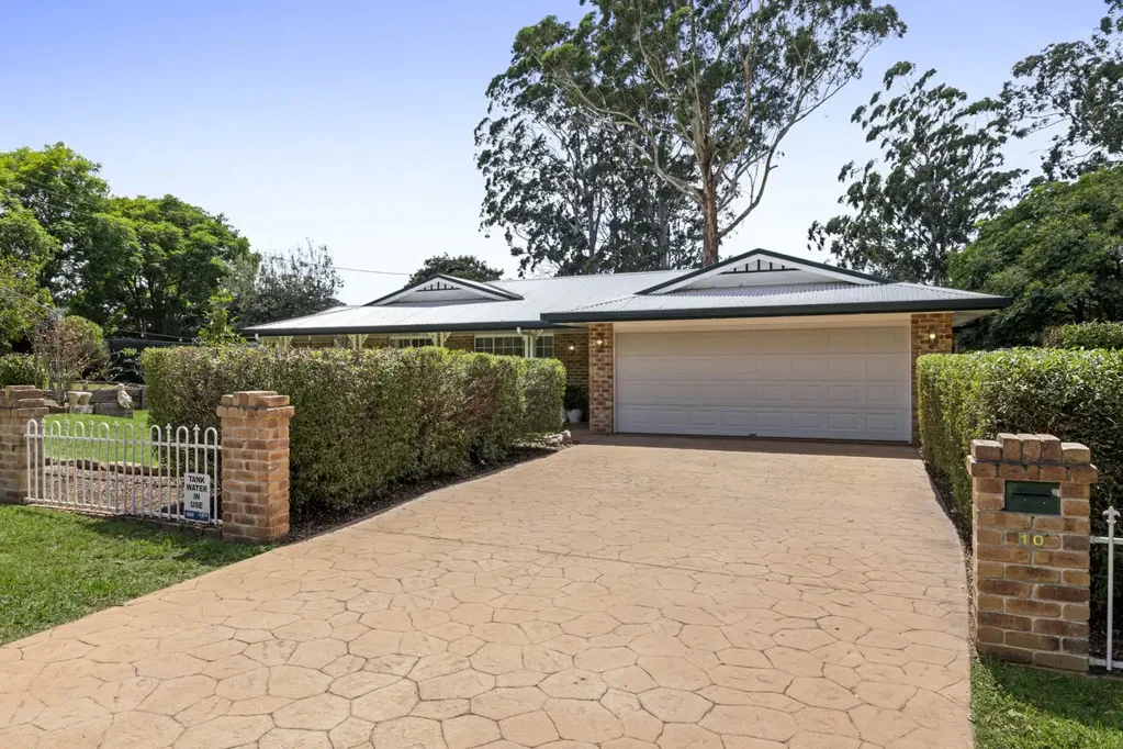 10 Maylen Court, Highfields, QLD 4352