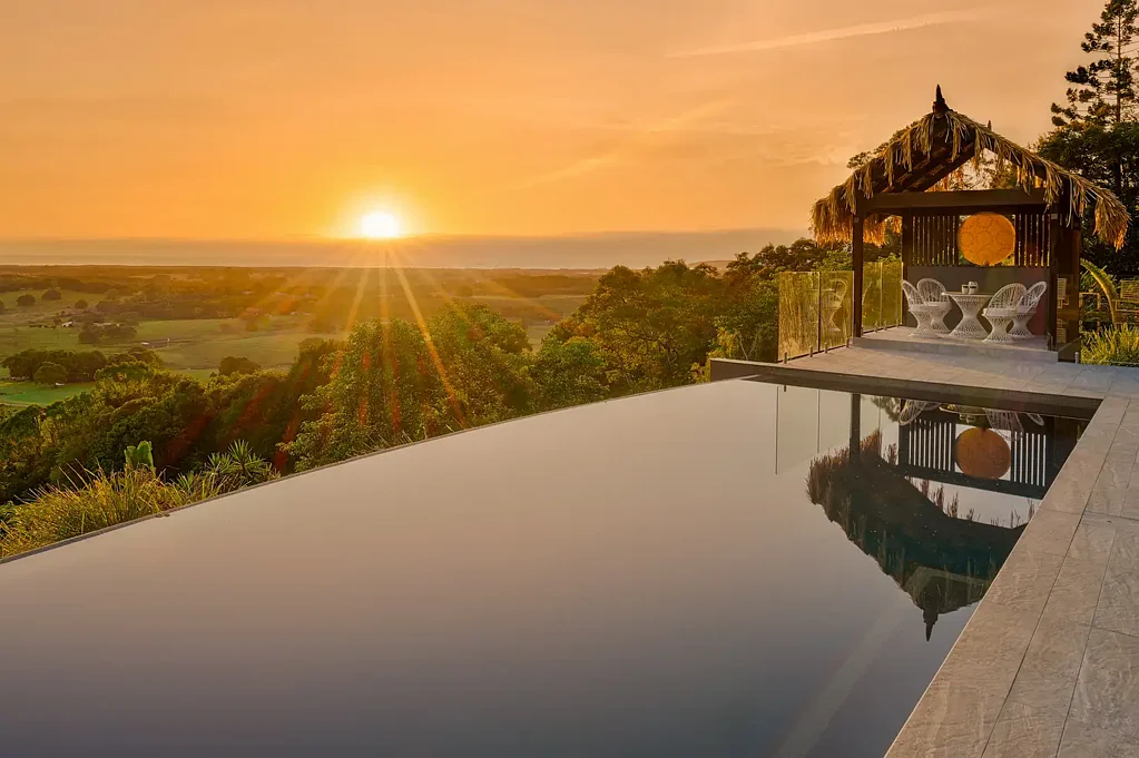 Ewingsdale 6غرفة نوم Where Privacy Meets Prestige: Iconic Byron Bay Hinterland Estate with Panoramic Views