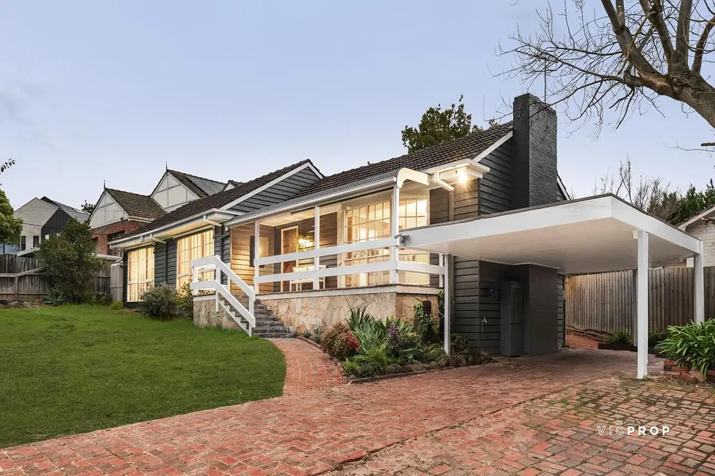 Balwyn North 4部屋 Timeless Family Living in a Prized Balwyn North Pocket