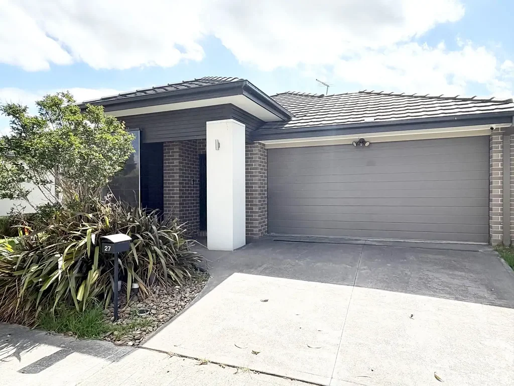 Spacious Family Home in Prime Craigieburn Location