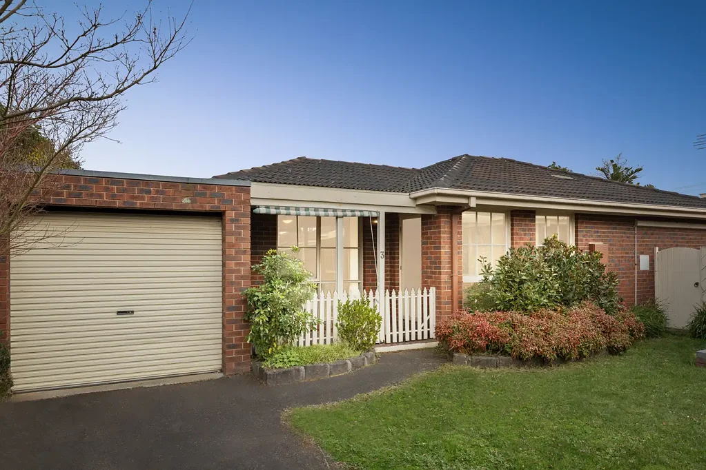 Glen Waverley 2غرفة نوم Elegant Single-Level Living in a Coveted Glen Waverley Pocket