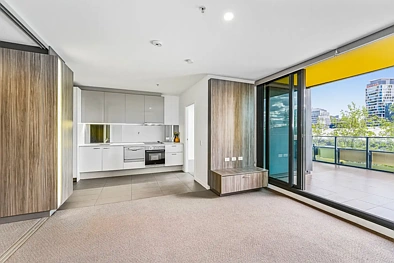 Melbourne 2房 宽敞布局，时尚设计，视野极佳！ Spacious Layout, Stylish with Great View!