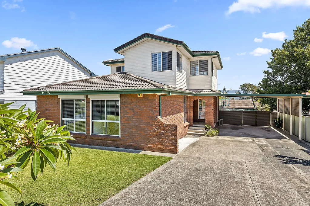 8 Lawrence Avenue, Mount Warrigal, NSW 2528