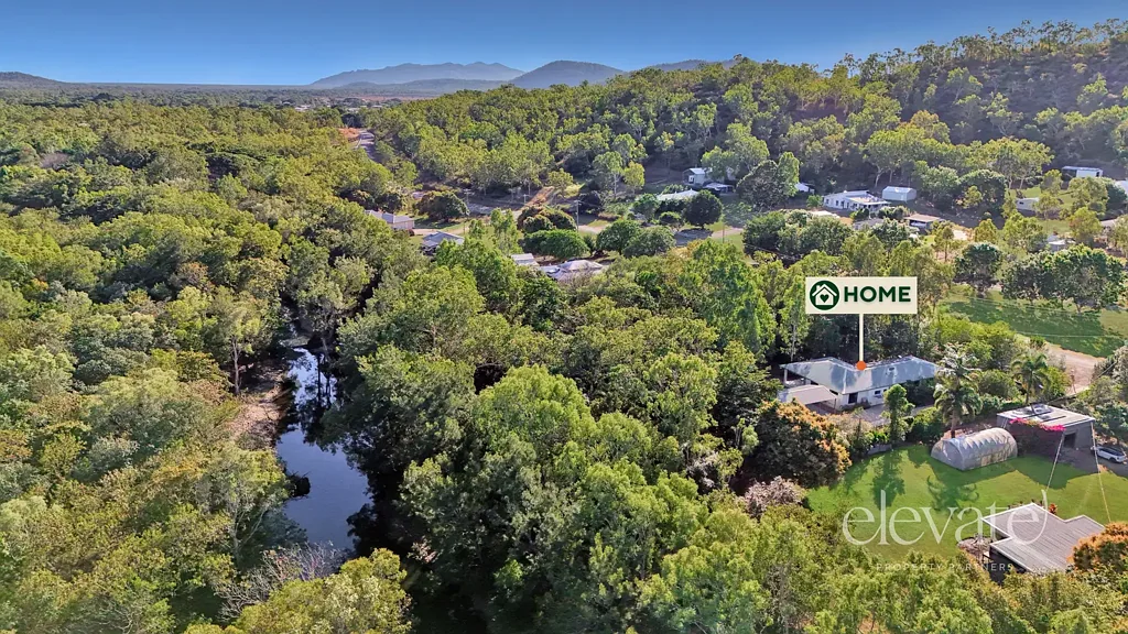 Alligator Creek 4房  Relaxed Acreage Living on 5,521sqm with Exceptional Gardens, Outdoor Entertaining & Direct Creek Frontage