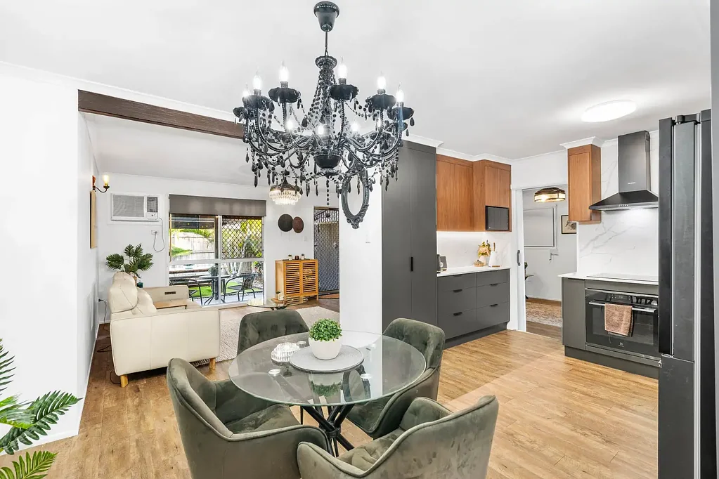 Andergrove 3房  Perfect Sunsets & Idyllic Family Living...