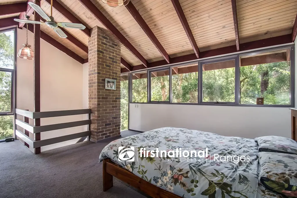 8 SANDELLS ROAD, Tecoma, VIC 3160