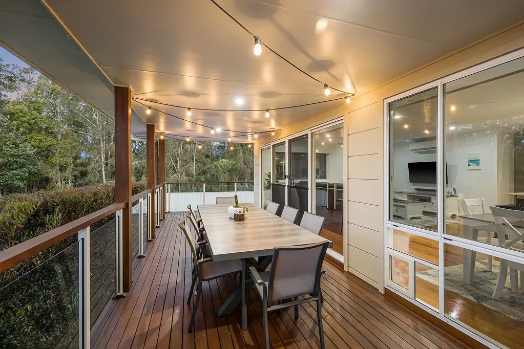 Port Macquarie 4બેડરૂમ Modern Sanctuary in Quiet Setting with Reserve Backdrop