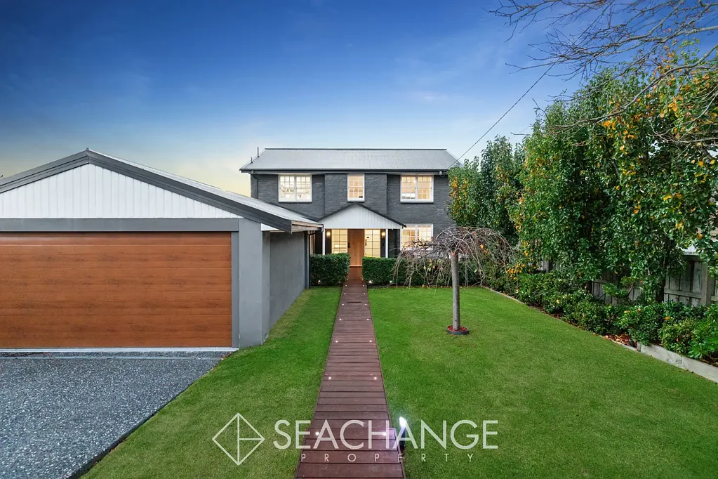 Frankston South 4房 Port Phillip Bay壮丽全景 高挑天花板 开放式生活空间 设计师款厨房 双车库 顶级生活方式位置 Spectacular Bay Views, Exceptional Lifestyle