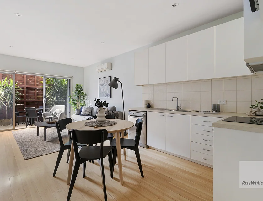 26 Waxflower Crescent, Bundoora, North Melbourne, 2房, 2浴, Townhouse