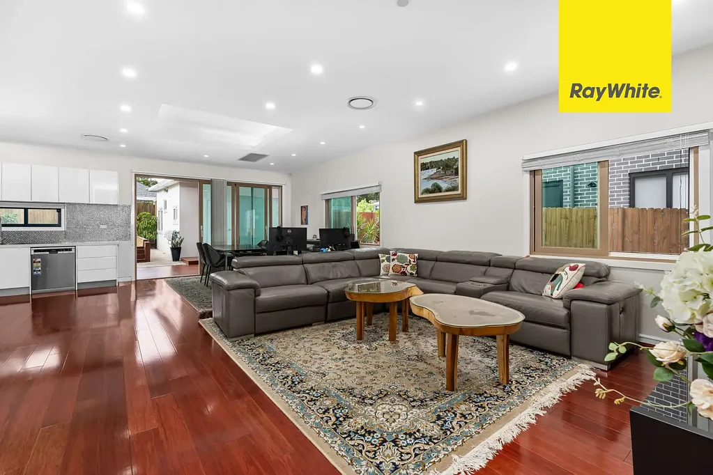 Lidcombe 4ਬੈੱਡਰੂਮ YOUR STYLISH FAMILY HOME AWAITS