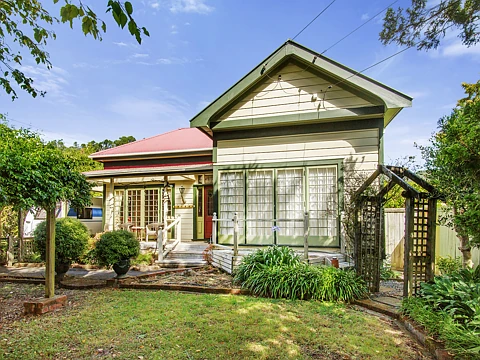 Stokes Valley 3房  A Century Of Character, Ready For Its Next Chapter