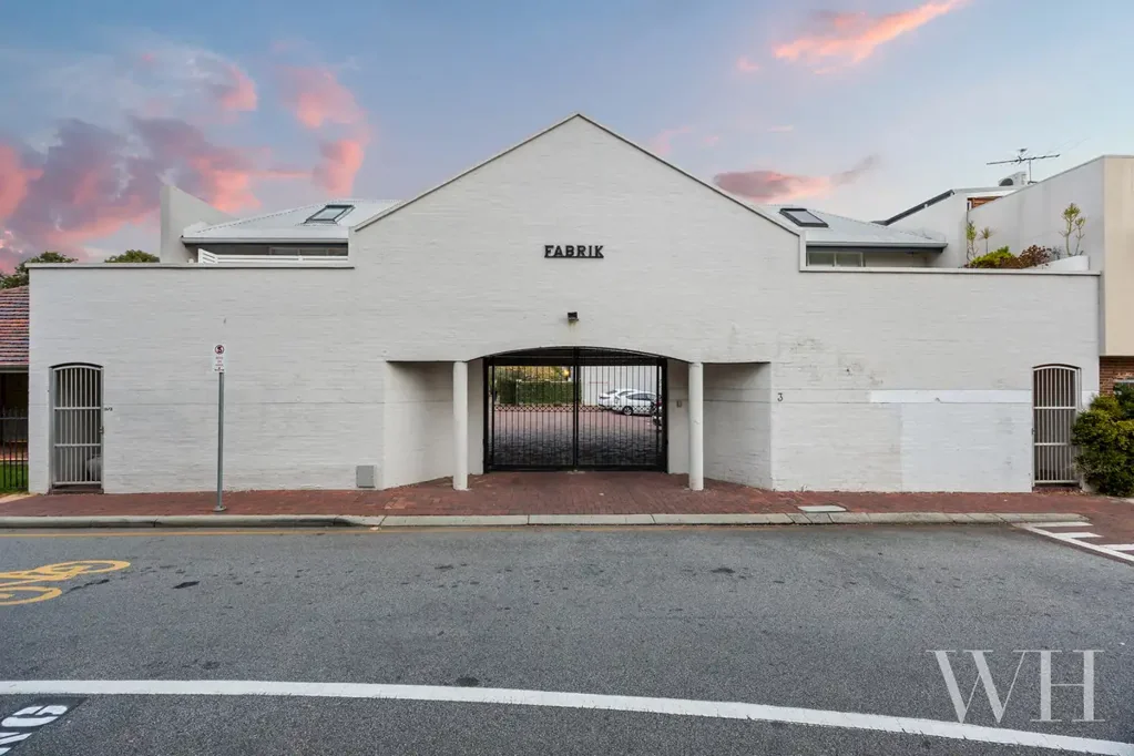 Fremantle 1房  Iconic Fremantle Warehouse Conversion with Architectural Appeal